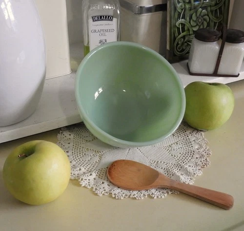 Vtg 1940's Bowl Jadeite Green 7in Swirl Nesting Mixing "Unused"