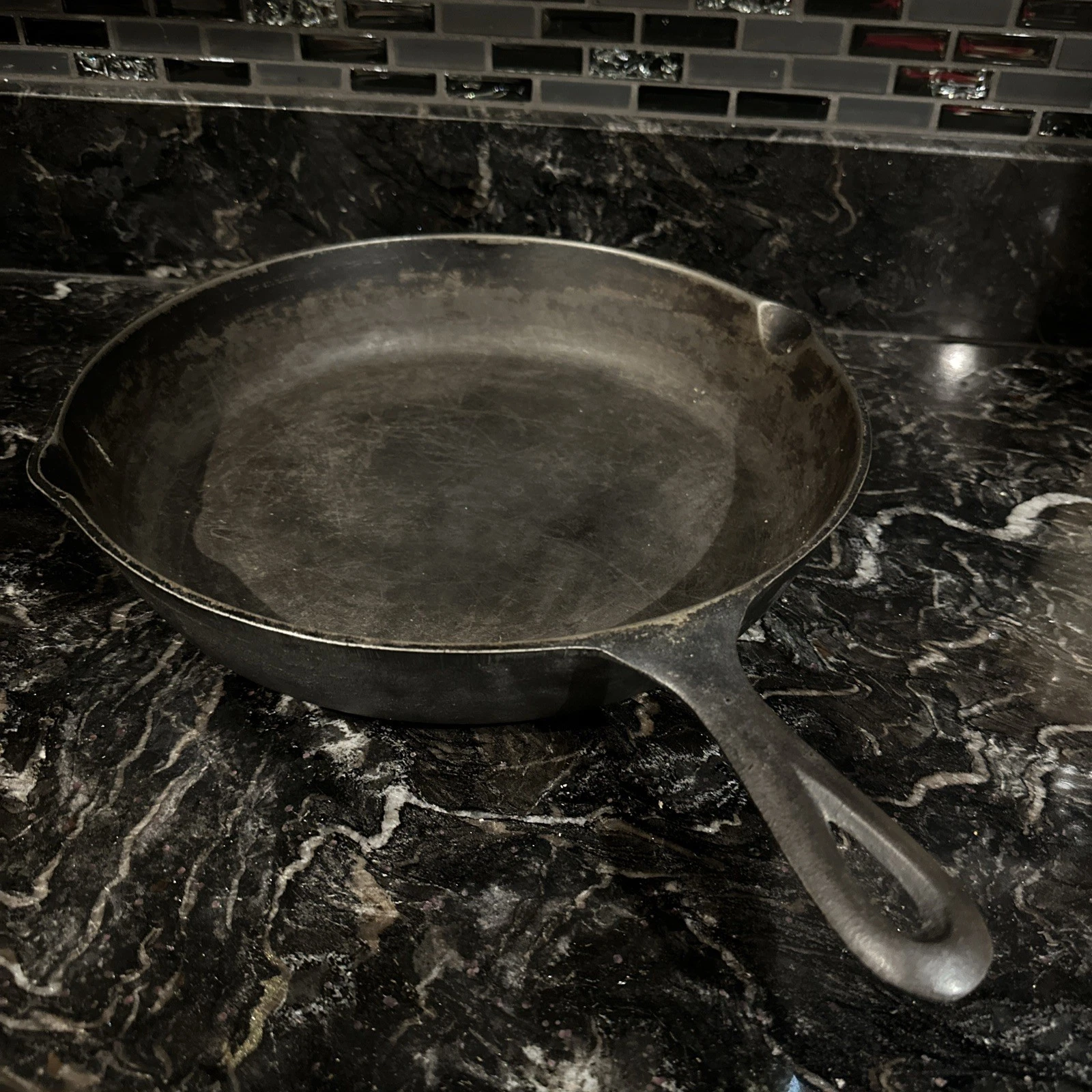 Vintage 12” Well Seasoned Cast Iron Frying Pan No Name/Marks