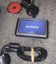 Garmin nüvi 260W Automotive Mountable W/ Accessories Excellent