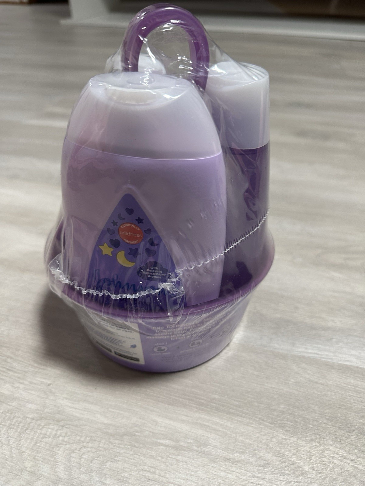 Johnson Baby Bedtime Gift Set with Shampoo Lotion Soap Travel Carrier-image