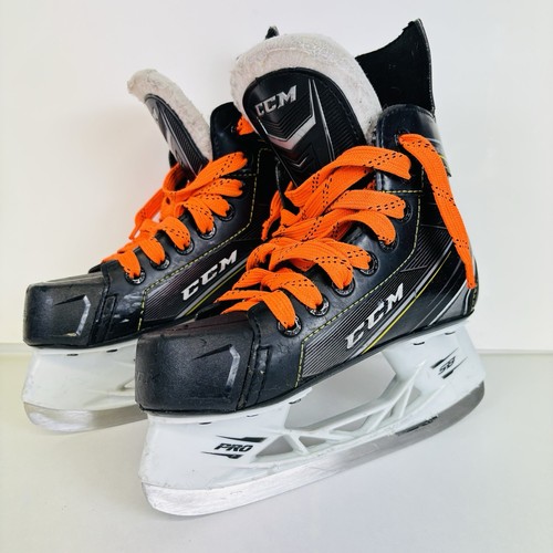 CCM Tacks 9050 Youth Ice Hockey Skates Size 2 Skate Size 1 Black
