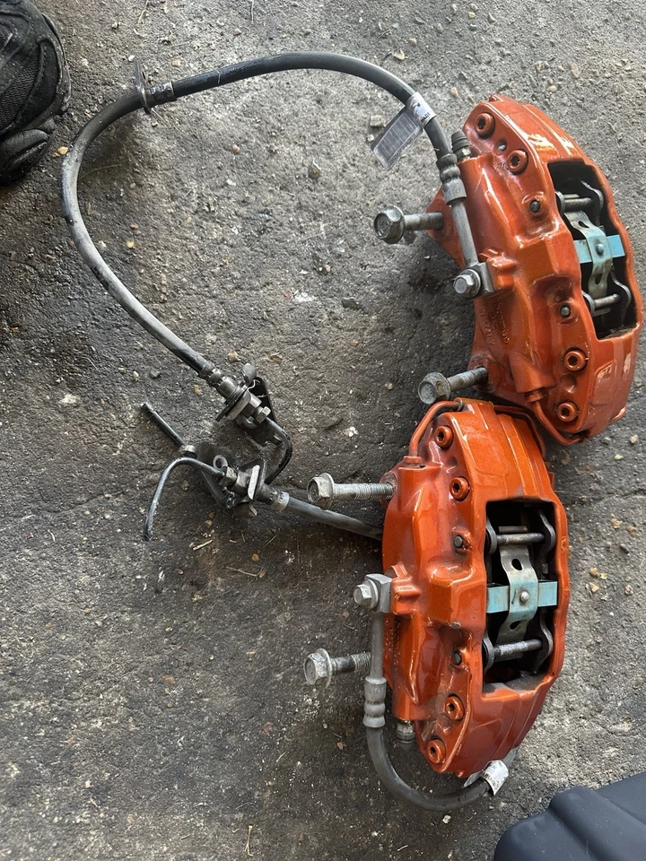 Pinzas de freno traseras Chevrolet Camaro SS 2010-2015 Brembo - OEM  Foto 3 de 4