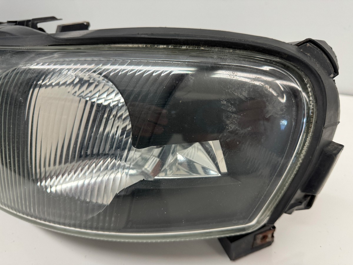 2004 S60 V70 XC70 Left Xenon HID Headlight Assembly 30655955 2004 S60 V70 XC70 Left Xenon HID Headlight Assembly 30655955