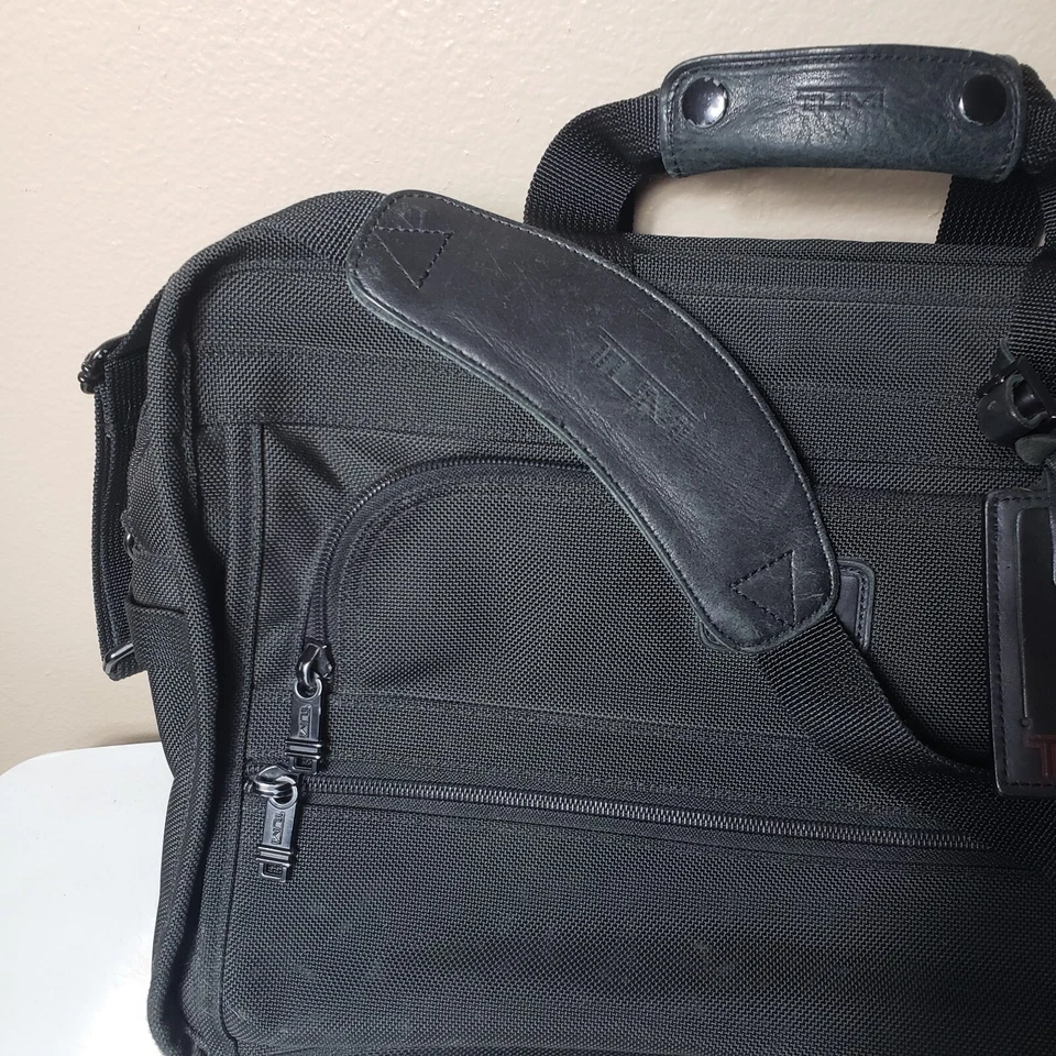 Tumi 225D3 Black Carry-on Travel Overnight Bag Case with Shoulder Strap-17x13x8" - Image 3 of 4