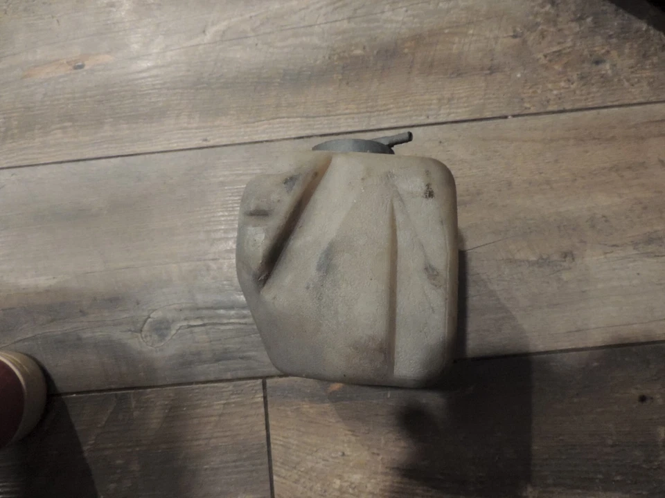 Chevrolet Corvette C3 1973-1977 tanque de expansión de radiador de refrigerante OEM Foto 4 de 4