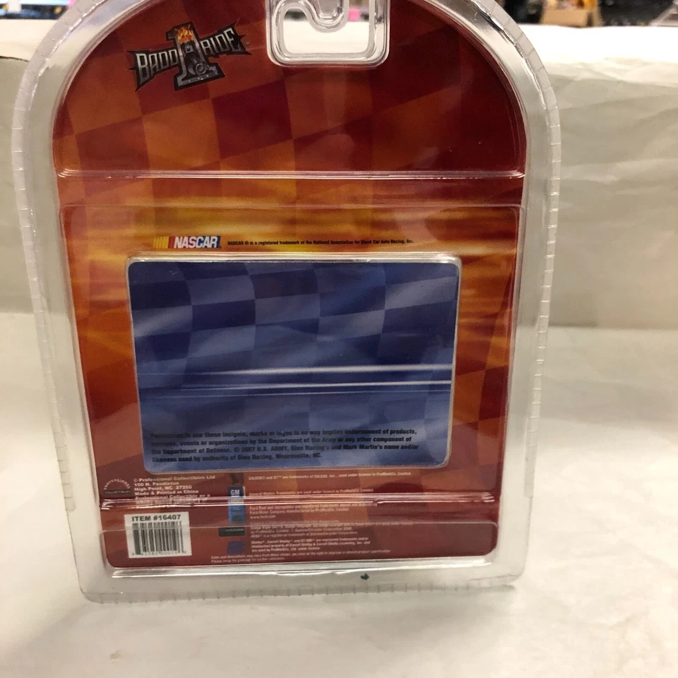 Badd1Ride Mark Martin Chevy Corvette-C6 Diecast # 01 2005 Serie 1 1/64.  Foto 3 de 3