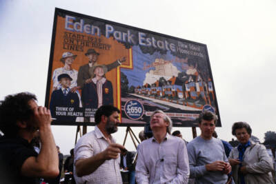 John Boorman on the set of Hope and Glory at Wisley Airfield 1986 Old Photo 10