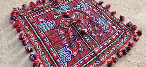 15" X 15" VINTAGE MIRROR EMBROIDERY RABARI ETHNIC DOOR WALL TRIBAL HANGING - Picture 2 of 5