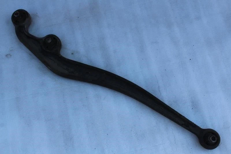 Toyota Land Cruiser 1992 pasajero derecho radio delantero brazo de control inferior Foto 2 de 4