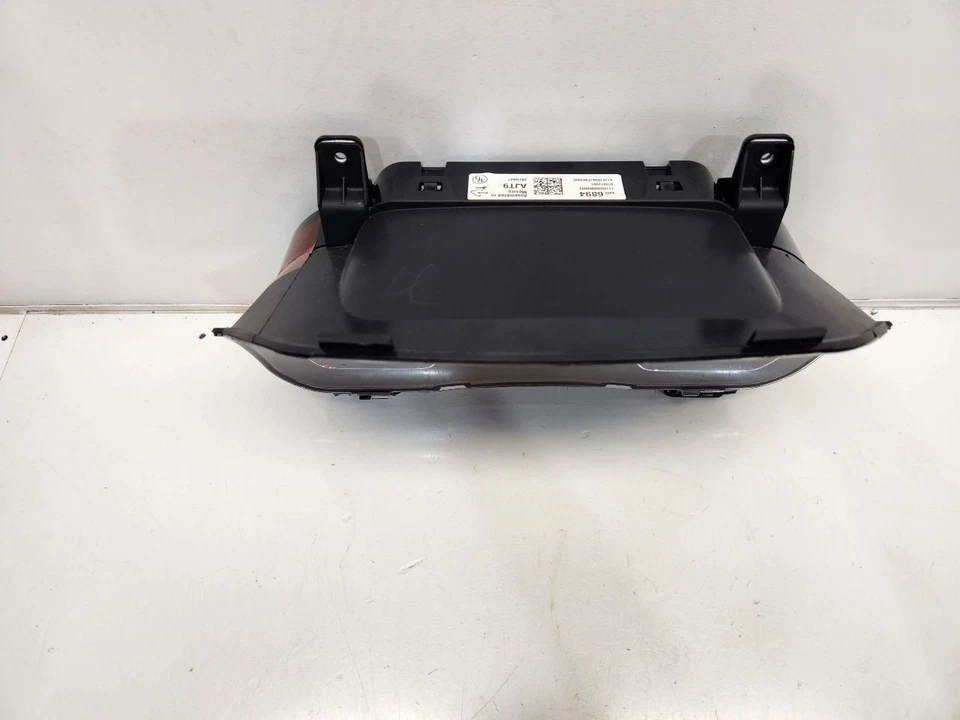 2016 Chevrolet Silverado 1500 (5.3L / AT) Speedometer Cluster - MPH *87K Miles* - Image 3 of 4