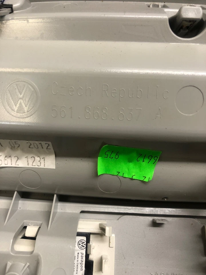 Luz interior delantera volkswagen passat 2012-2020 p/n 561868837a Foto 3 de 4
