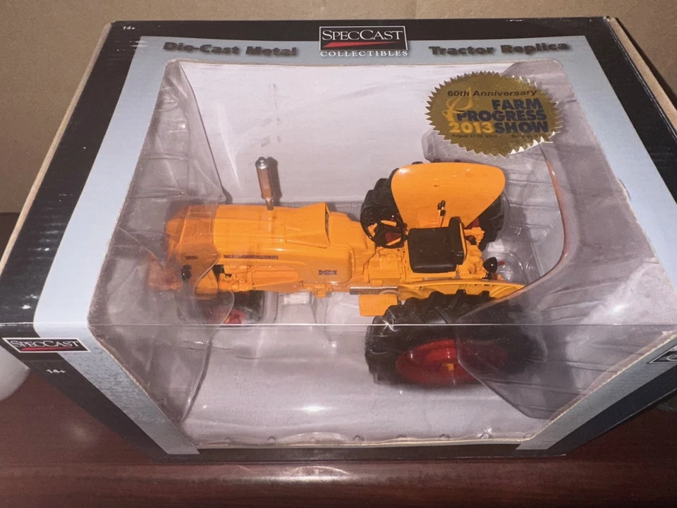 Tractor de gasolina SpecCast 1/16 Minneapolis Moline estrecho 445 2013 CUST1245 #147* Foto 2 de 2