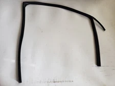 2014 Chevrolet Equinox right front door glass run channel seal
