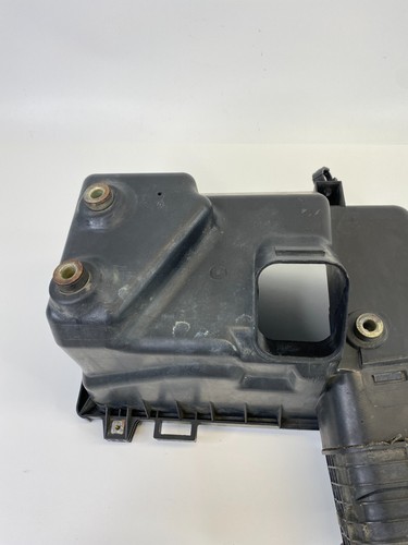 04-06 Toyota Camry 3.0L Air Intake Cleaner Box Housing LOWER Cover 17701-0A100 - Picture 10 of 18