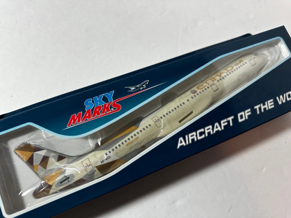Nuevo Daron SkyMarks #SKR1071 escala 1/150 Airbus A321 Etihad Airways A6-AED Foto 2 de 4