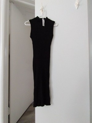 ROBE LONGUE ZARA NOIRE SANS MANCHES M-L ENVELOPPANTE VISCOSE