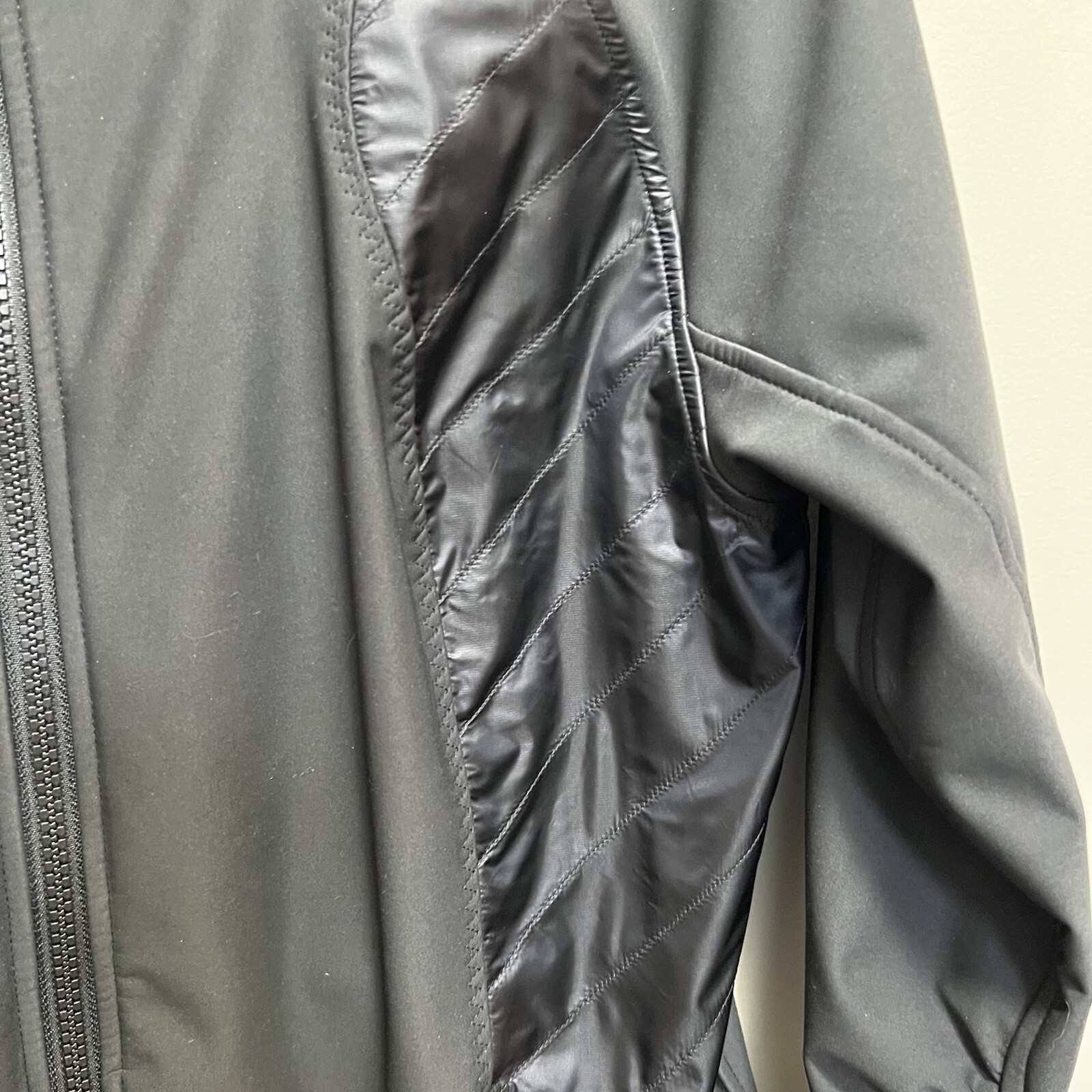 Lululemon Wind Runner Black Softshell Jacket Size… - image 5