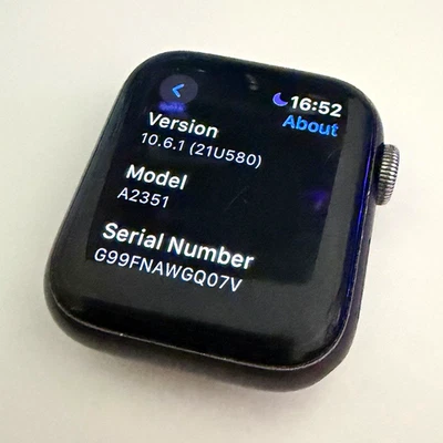 Apple Watch SE (GPS) 40mm 32GB - Unlocked - 79% Battery Health
