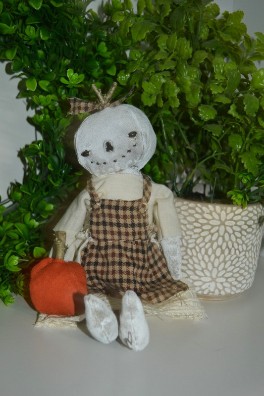 PRIMITIVE RAG STUFFED MINI PUMPKIN GIRL DOLL DECOR~10"