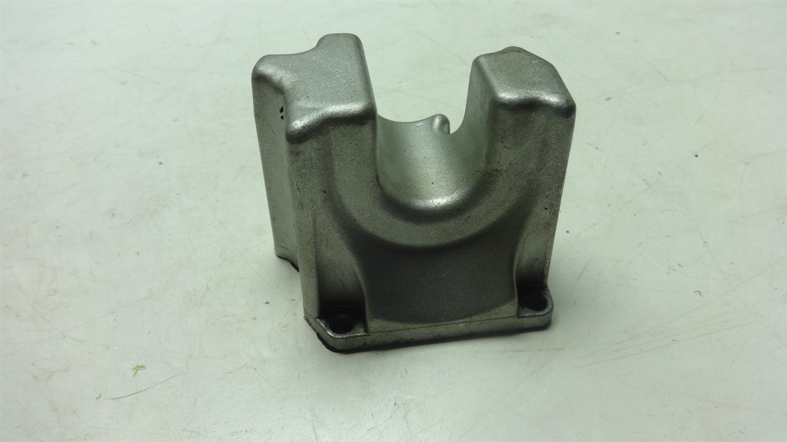 82 YAMAHA XJ750 MAXIM XJ 750 YM95B ENGINE CRANKCASE COVER OIL GUIDE eBay