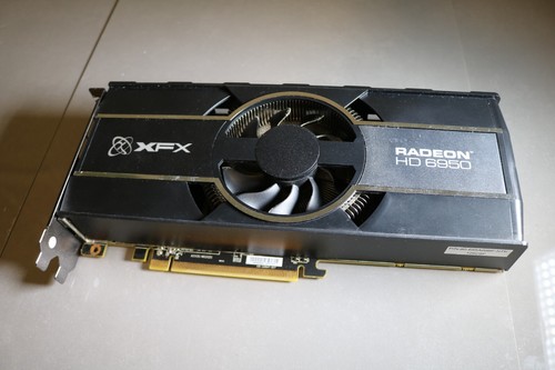 XFX AMD Radeon HD 6950 (HD-695X-CDFC) 2 GB DDR5 SDRAM PCI Express