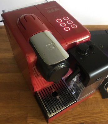 Nespresso DeLonghi Lattissima TOUCH Glam Red rot EN550R
