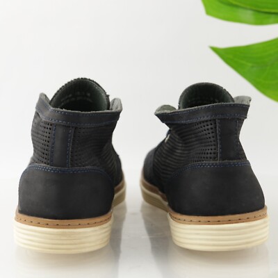 Donald Pliner Men display picture 2