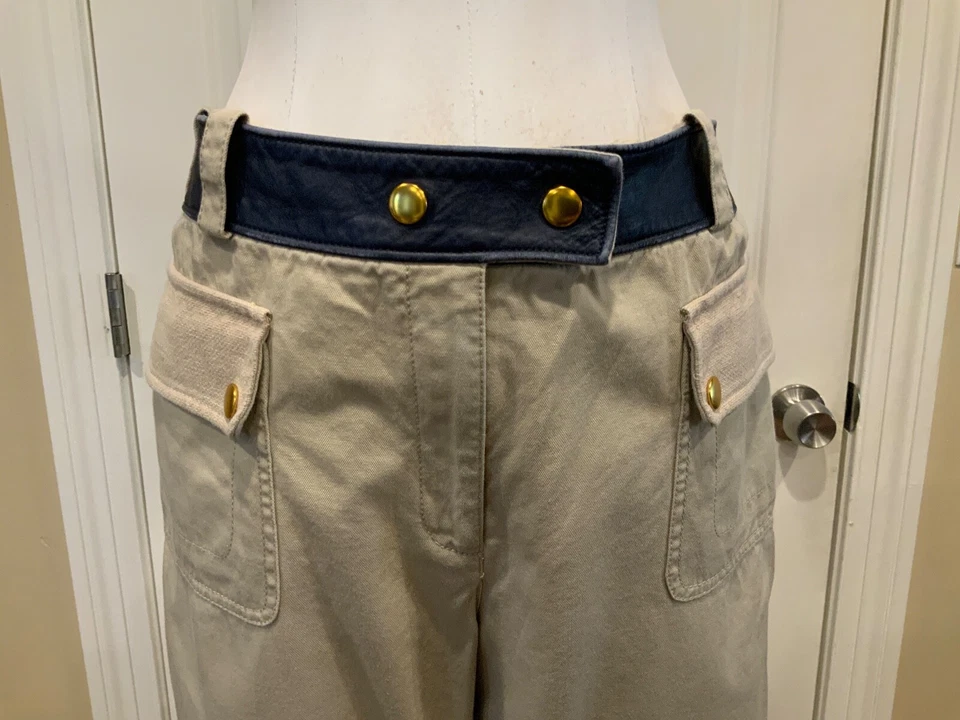 Calça Tory Burch Joss Safari cáqui bronzeada com acabamento de couro de vaca azul, tamanho 8 - Imagem 2 de 4