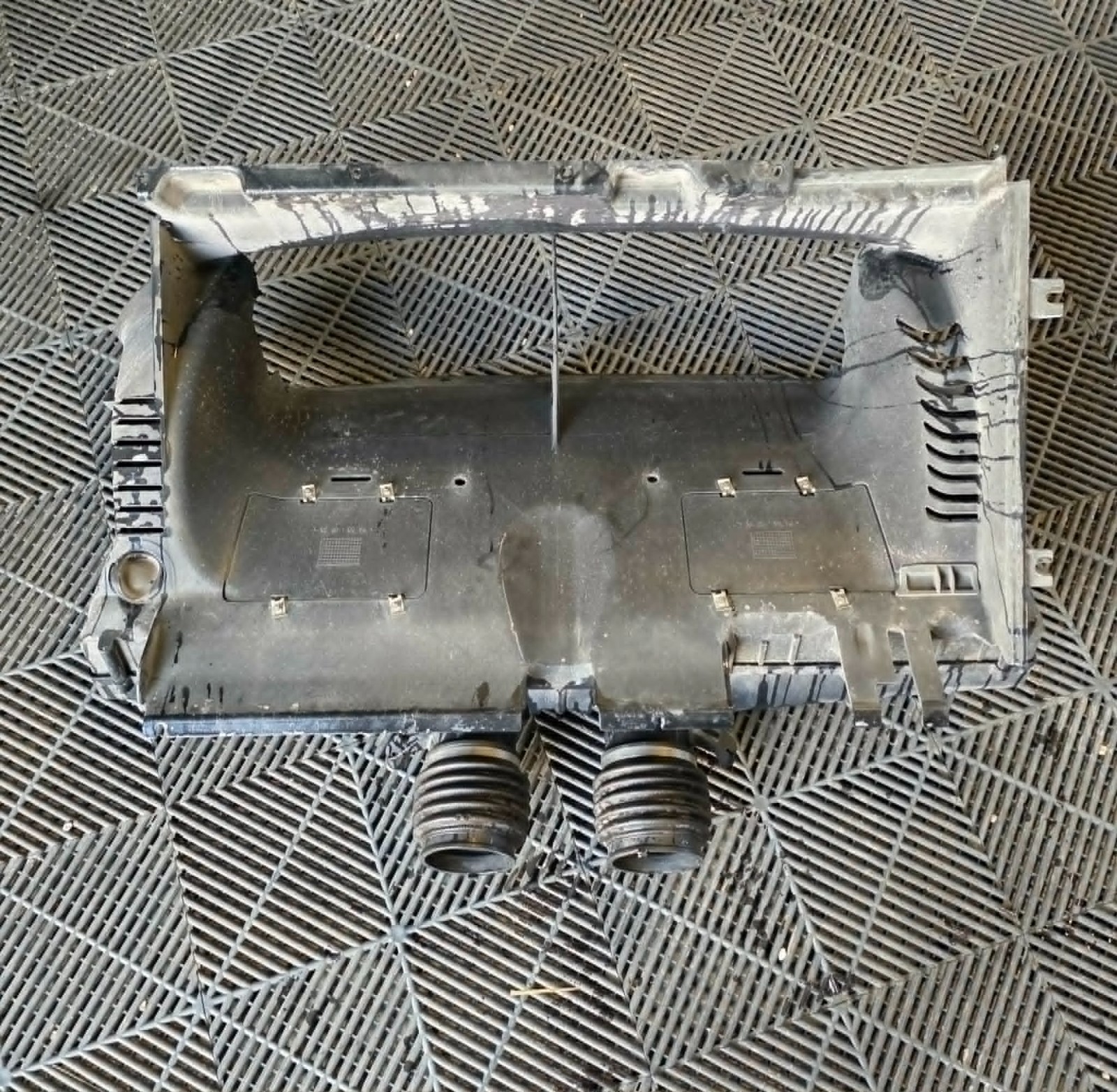 Ferrari California Front Air Intake Filter Duct Guide OEM  08-14