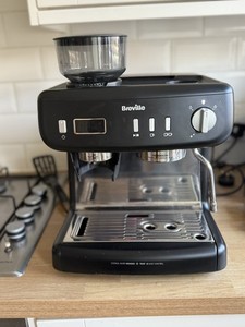 Breville Barista Max Kaffeevollautomat VCF152 mit integriertem Mahlwerk schwarz gebraucht