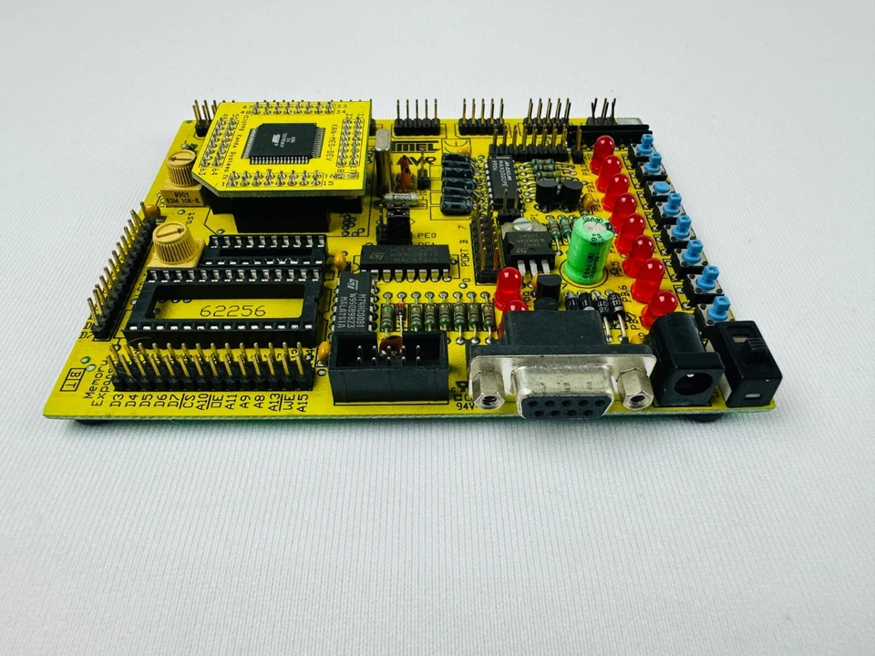 Atmel STK300 AVR Development Board for 64-pin Mounted Microcontrollers - Image 2 of 4