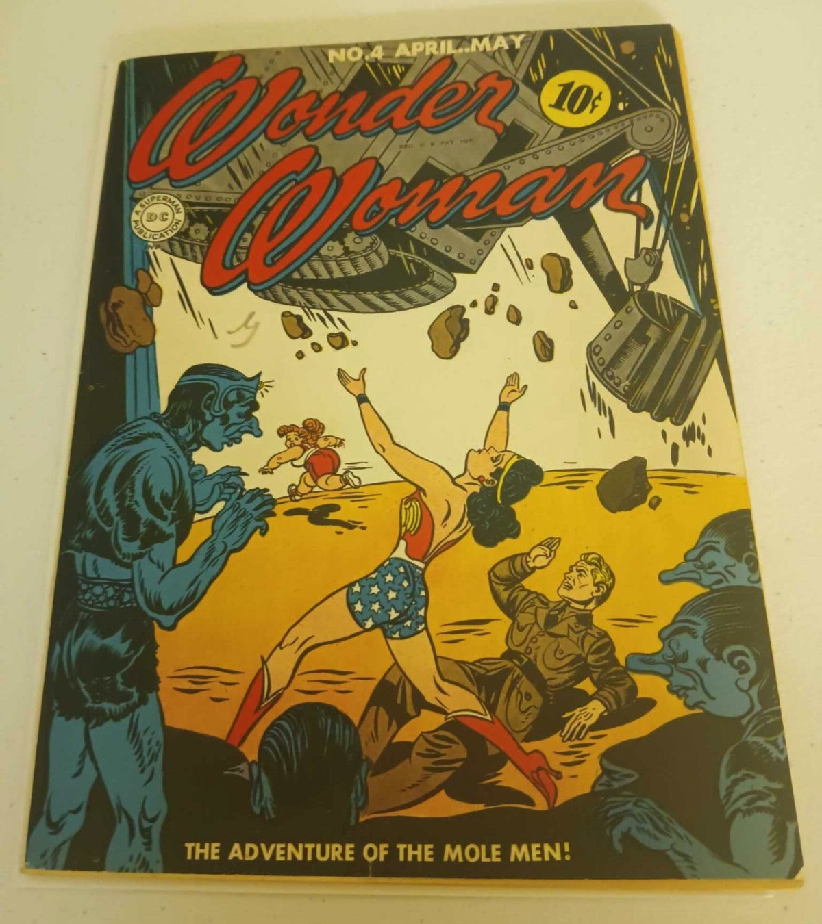 Wonder Woman #4 DC 1943 High Grade White Pages