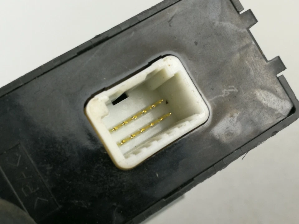 2015 - 2018 Subaru Outback Keyless Entry Entrance Contol Module Unit 88035AL06A - Image 3 of 4