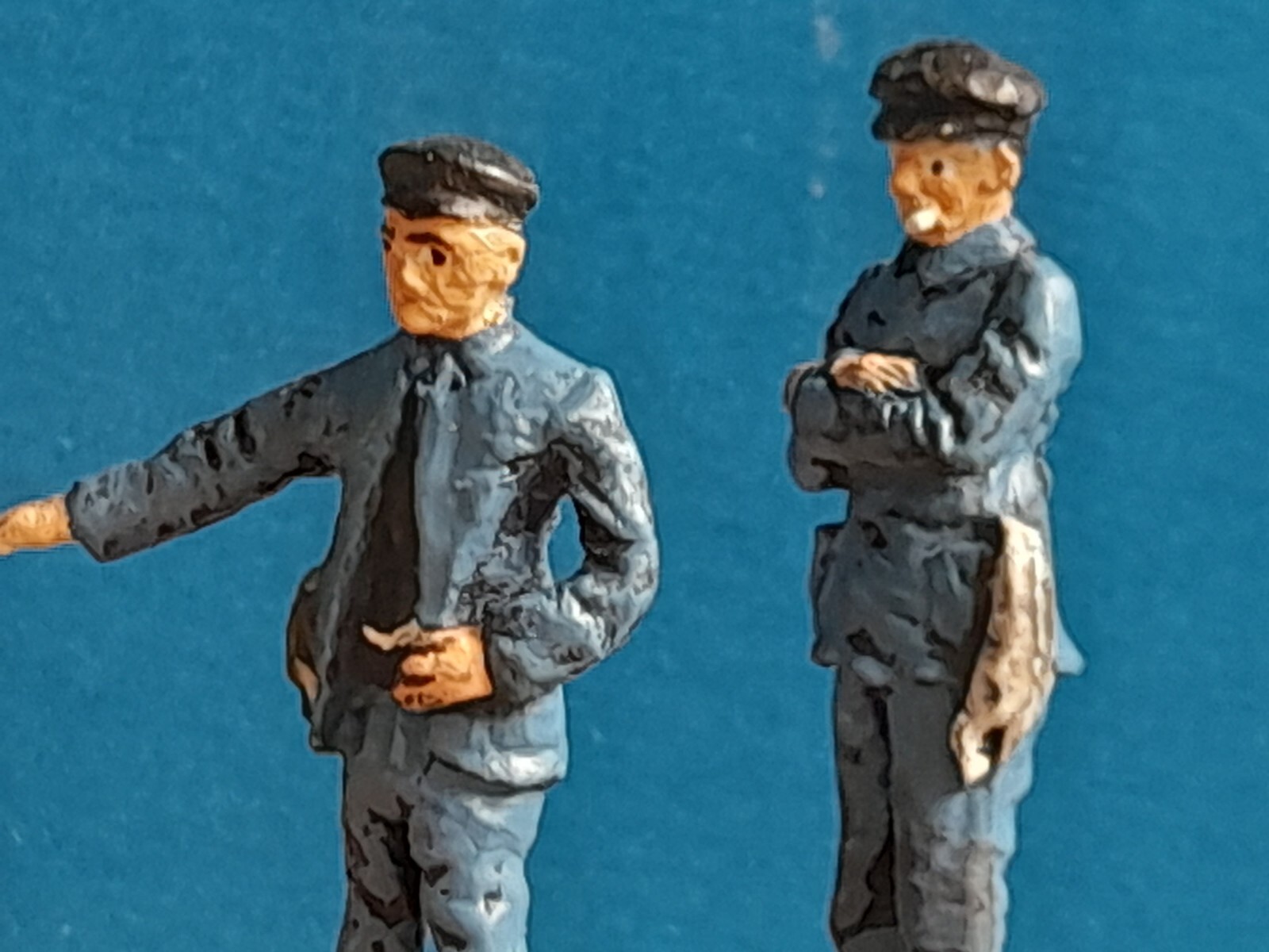 O GAUGE. Figure's Loco Crew Engine Driver & Fireman 43.5 Scale. White METAL eBay