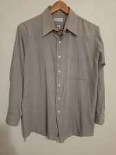 Mens Van Heusen Button Up Shirt. Size 16 1/2 32/33. Grey