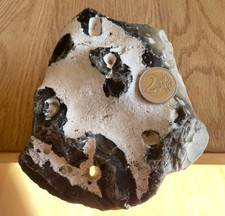 Hühnergott Lochstein Feuerstein Glücksbringer Schutzstein Dekoration Hexenstein