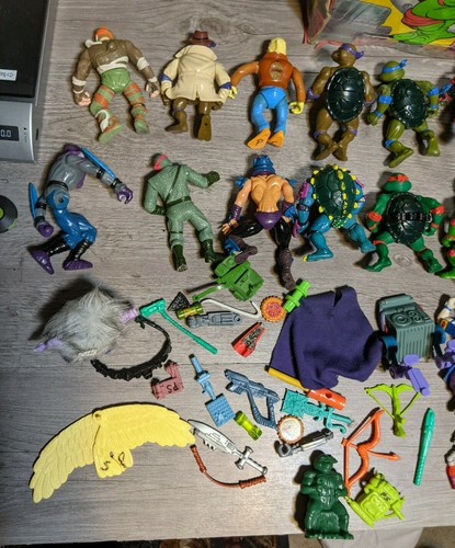 Vintage 90’s TMNT Teenage Mutant Ninja Turtles Figure Case Accessories Cards Lot - Picture 6 of 12