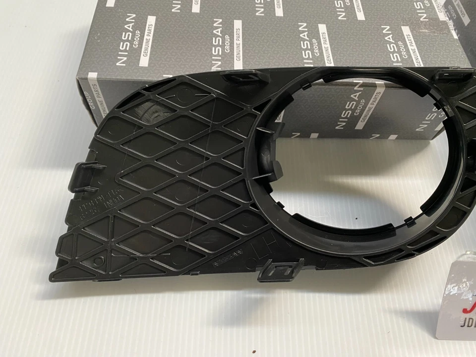 尼桑 正品 INFINITI G25 G37 雾灯光饰面面板 右握 62256-1NH0A 全新 — 第 3/4 张图片