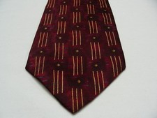 CAPE COD NECKWEAR - GEOMETRIC - VINTAGE - MADE IN USA - 100 SILK NECK TIE 