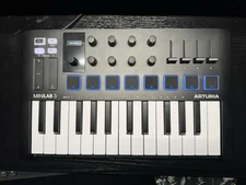 Arturia MiniLab 3 Keyboard Controller - Black