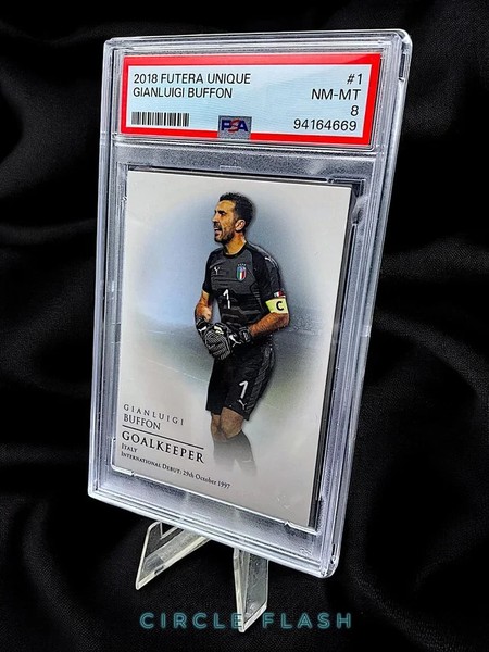 Gianlugi Buffon - Italia - PSA 8 Futera Unique