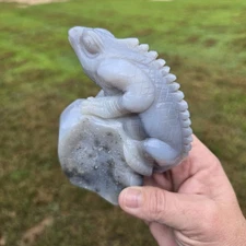 1.36 lb Handmade 4.5" Lizard Carved Agate Statue