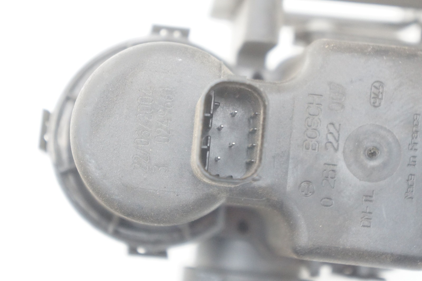 Fuel Vapor Canister Dust Filter Assembly OEM 6757522 Rolls Royce Phantom Vii 06