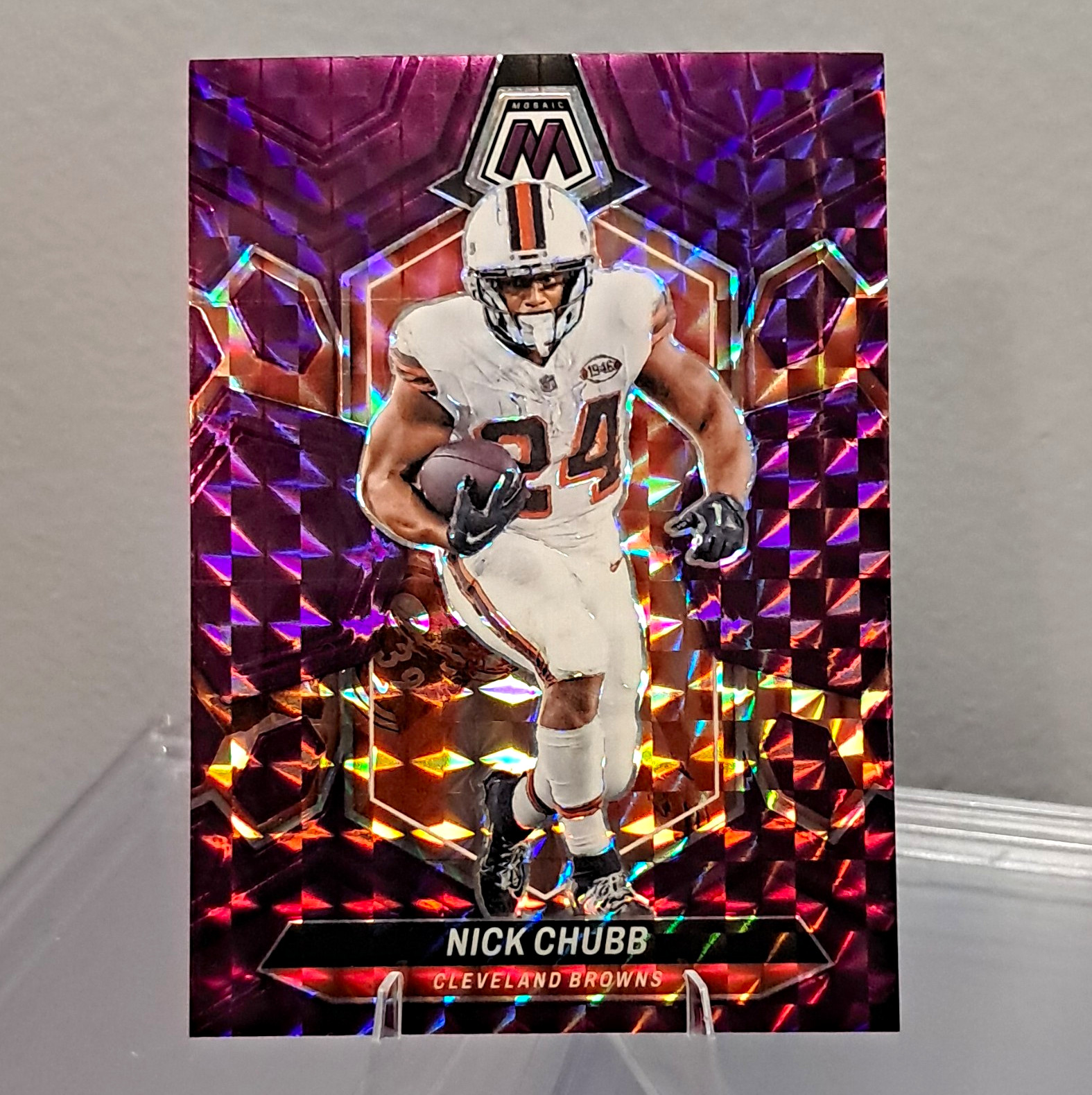 Panini 2024 Mosaic Nick Chubb #51 Cleveland Browns Purple Mosaic Prizm /49
