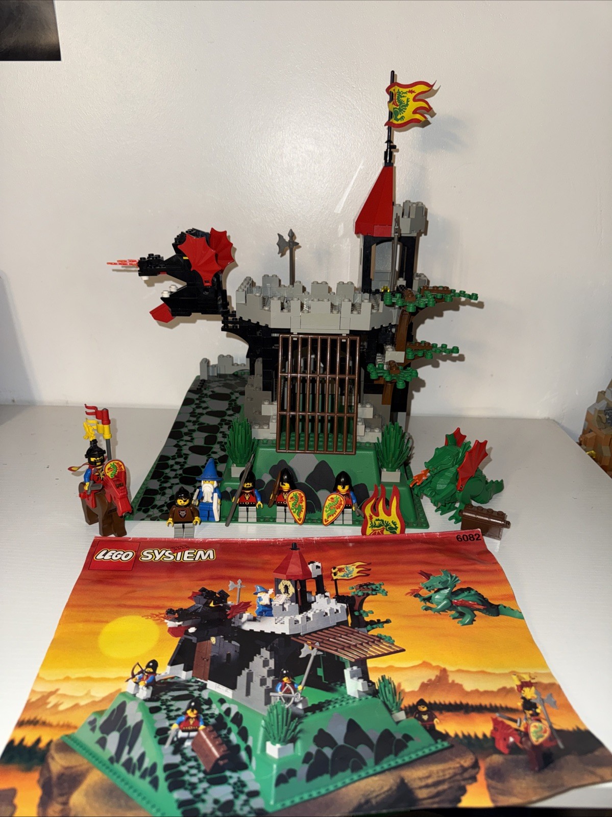LEGO Vintage Castle Dragon Knights Fire Breathing Fortress (6082)