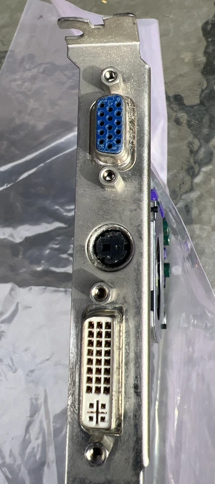 Nvidia Quadro 4 900 XGL P83 180-10080-0000-A04 AGP Video Graphics Card - Image 3 of 4