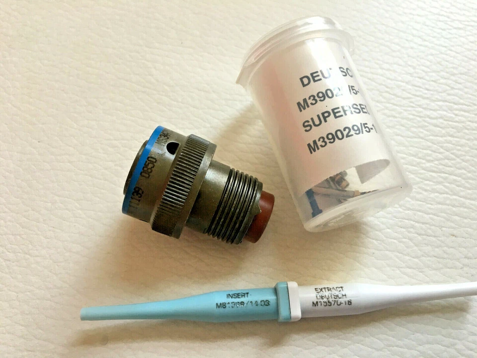 J MS3475W12-3S MIL-SPEC. CONNECTOR WITH CONTACTS - Image 3 of 3