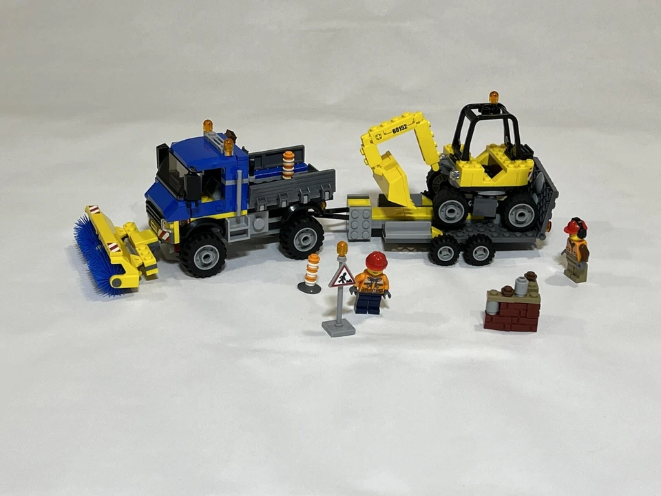 LEGO CITY: Sweeper & Excavator (60152) - Image 2 of 4
