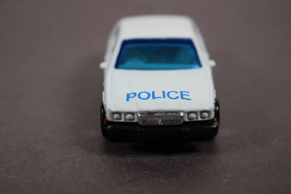 Vintage Matchbox 1991 Jaguar XJ6 Police Car 1:64 LQQK - Image 2 of 4