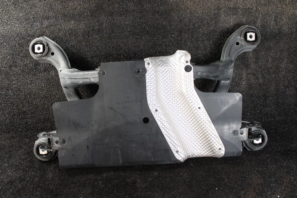 Brazalete de suspensión trasero Mercedes Benz GLA250 A2423500000 TRACCIÓN DELANTERA 67K M270 W156 Foto 2 de 4